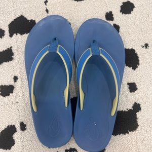 Olukai men’s rubber flip slop sandals.